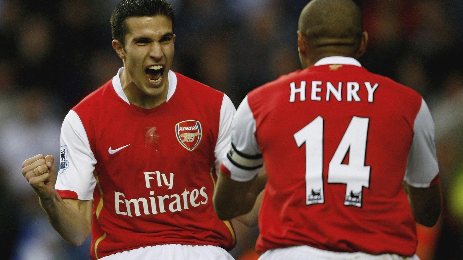 爱游戏app-历史性时刻：足球赛场上的“第一次”事件，足球史上的第一场比赛